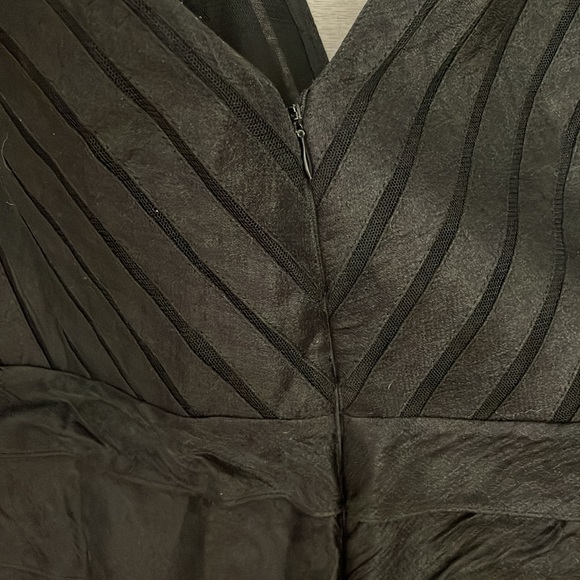 Aidan Mattox Niteline Black Shimmer Sleeveless Shutter Tiered Dress Size 12 - Picture 10 of 15